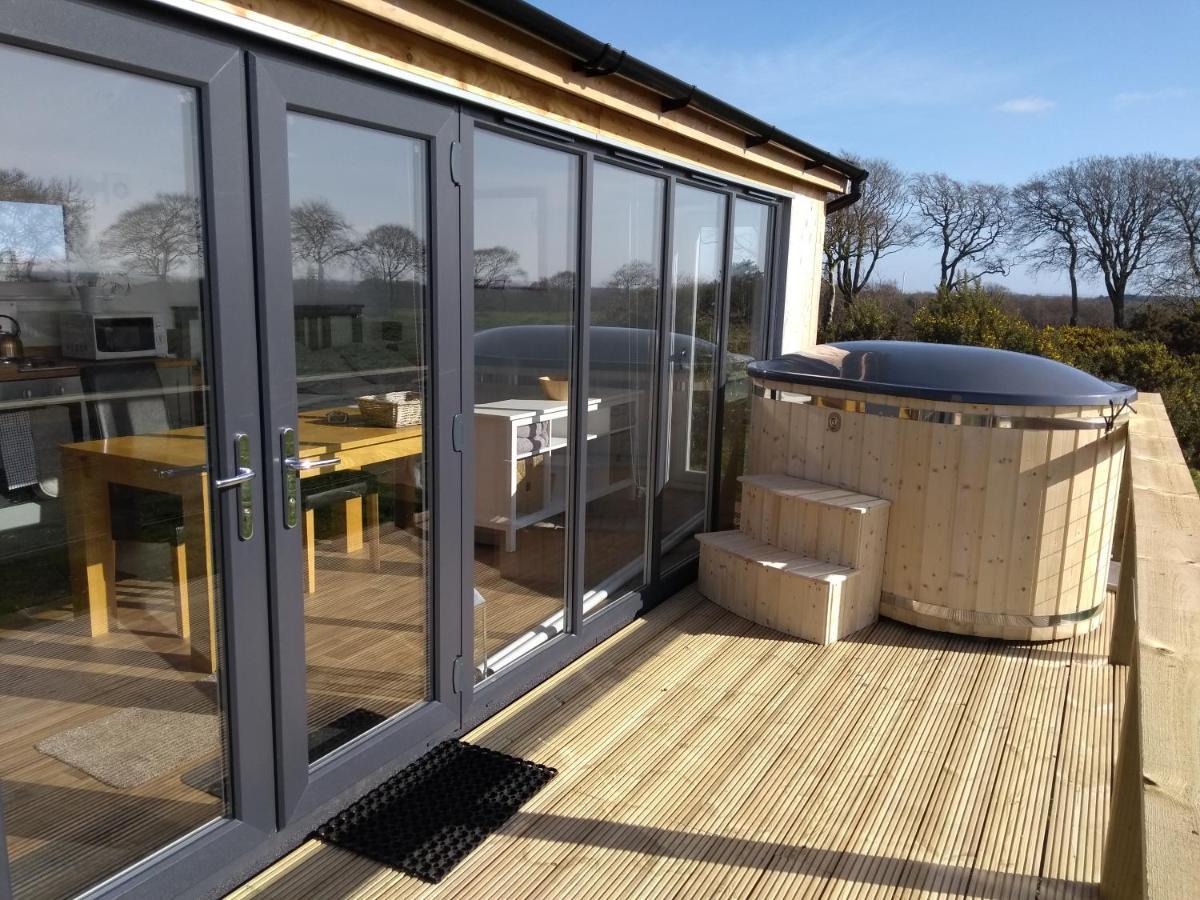 Cleeves Cabins Arran Luxury Lodge With Hot Tub Dalry  エクステリア 写真