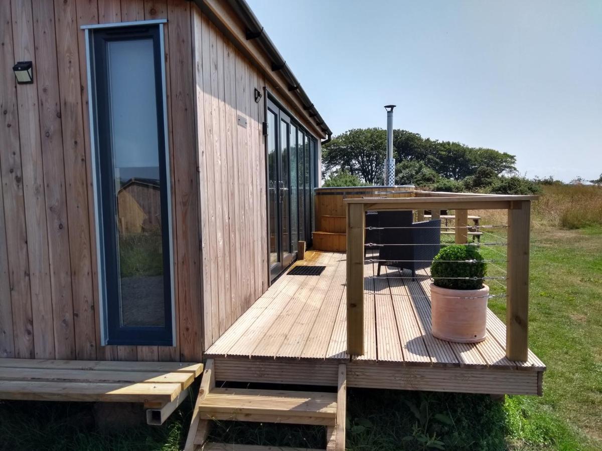 Cleeves Cabins Arran Luxury Lodge With Hot Tub Dalry  エクステリア 写真