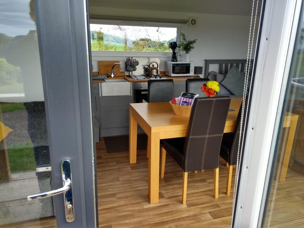 Cleeves Cabins Arran Luxury Lodge With Hot Tub Dalry  エクステリア 写真